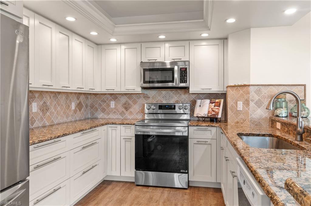 WEDGEWOOD FOUNTAIN - Residential