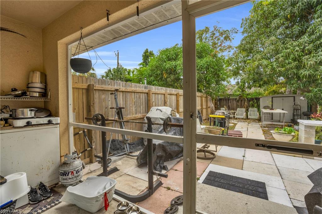 GOLDEN GATE CITY - Residential