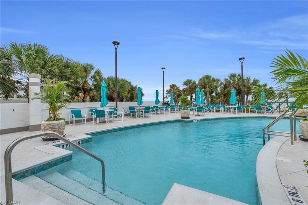 BAY COLONY SHORES - Residential