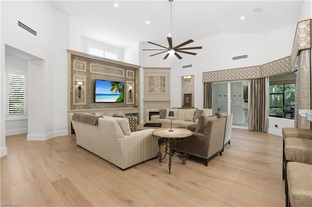 BAY COLONY SHORES - Residential