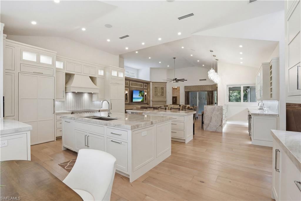 BAY COLONY SHORES - Residential