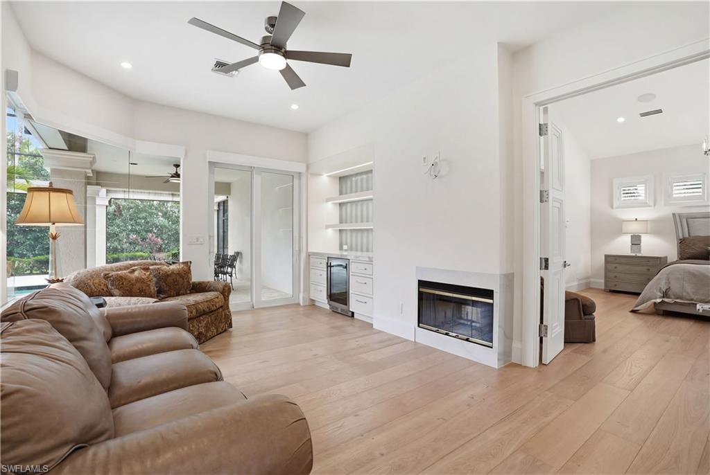 BAY COLONY SHORES - Residential