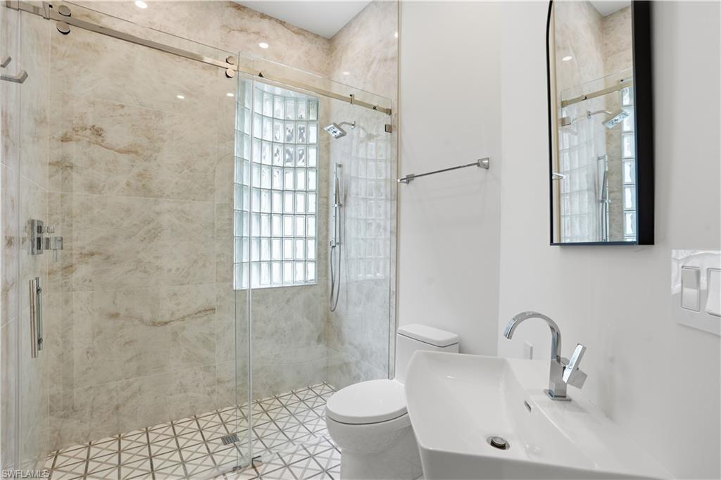 BAY COLONY SHORES - Residential