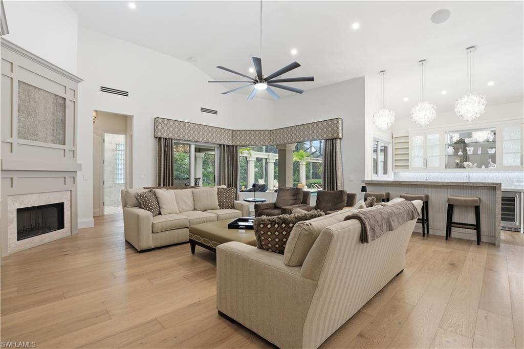 BAY COLONY SHORES - Residential