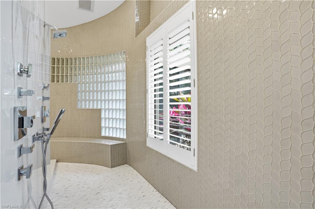 BAY COLONY SHORES - Residential