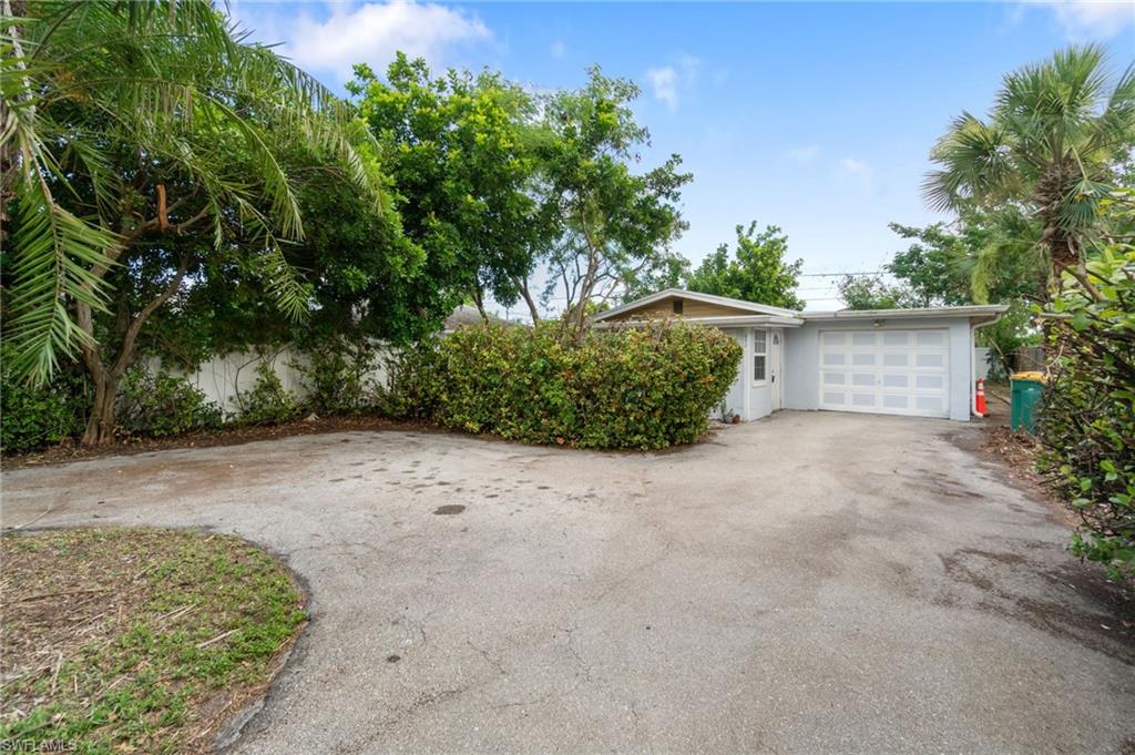 NAPLES PARK - Residential