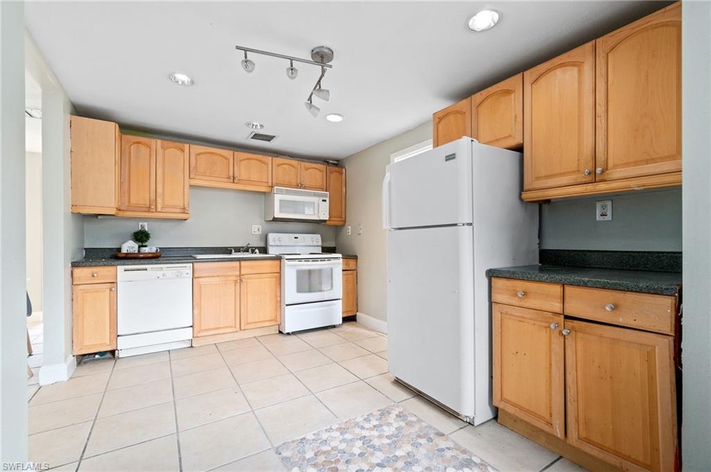 NAPLES PARK - Residential