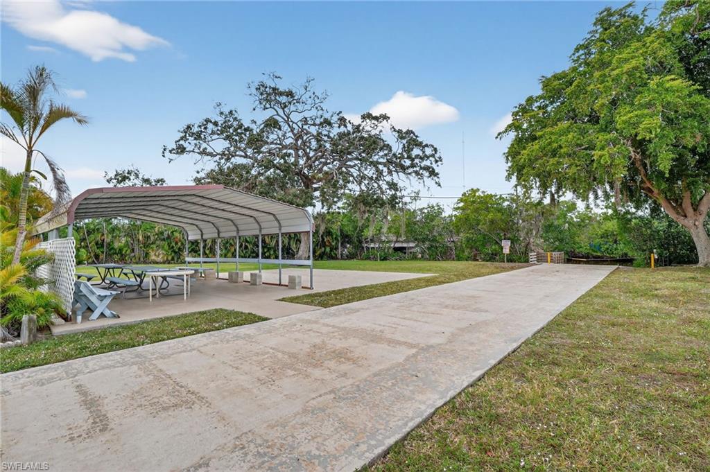 RIVERWOOD - Residential