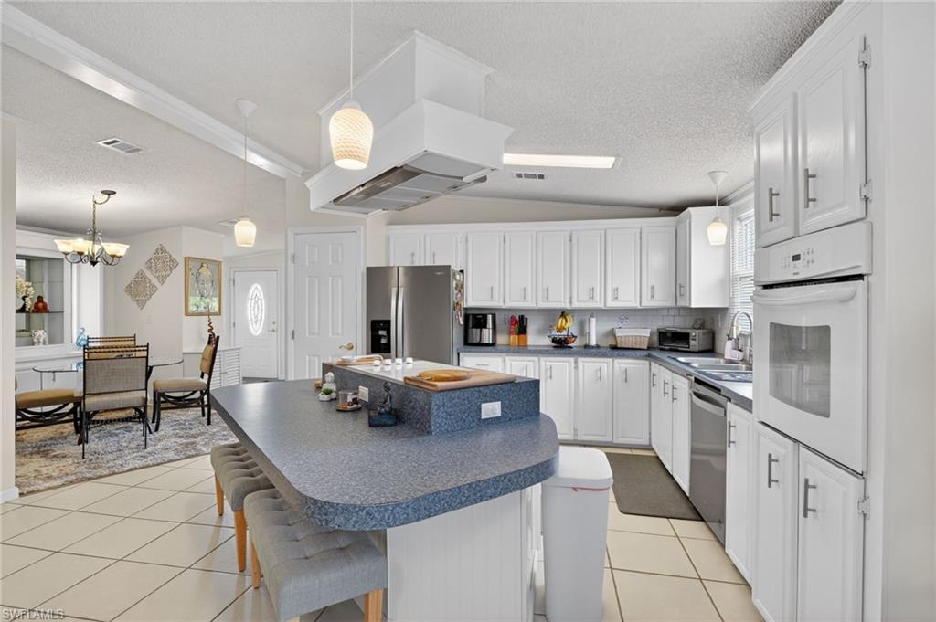 RIVERWOOD - Residential