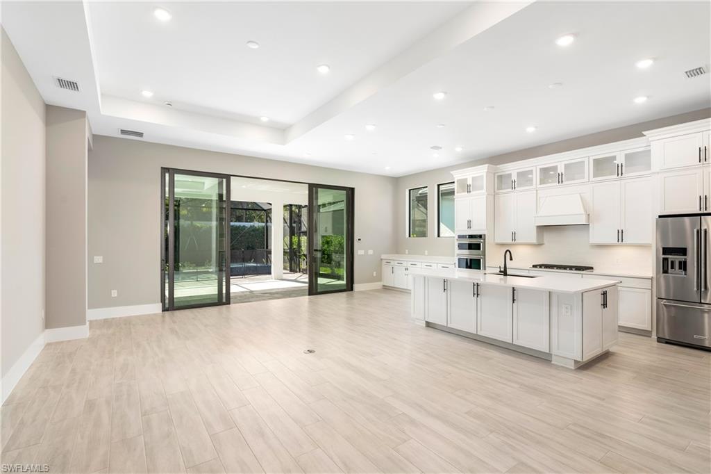 CAYMAS - Residential Lease