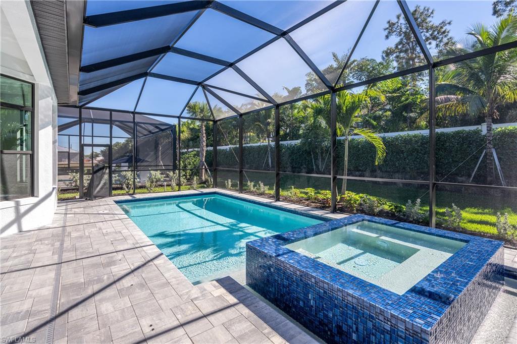 CAYMAS - Residential Lease