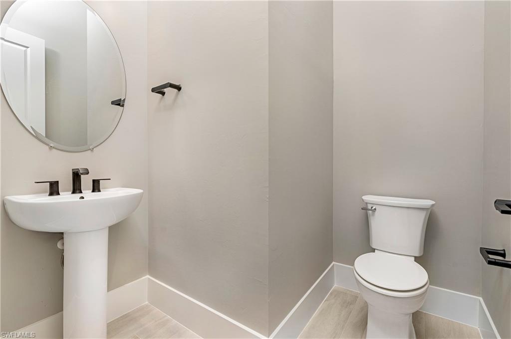 CAYMAS - Residential Lease