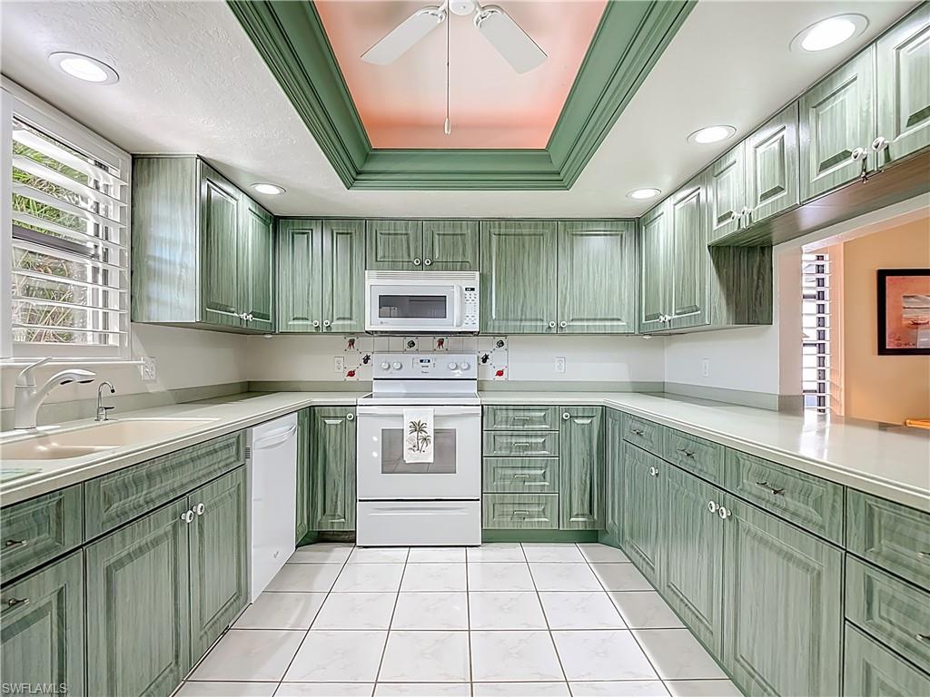 CAPE REGATTA CONDO - Residential