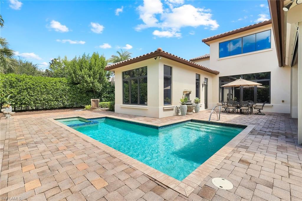 TRADITIONS - Residential