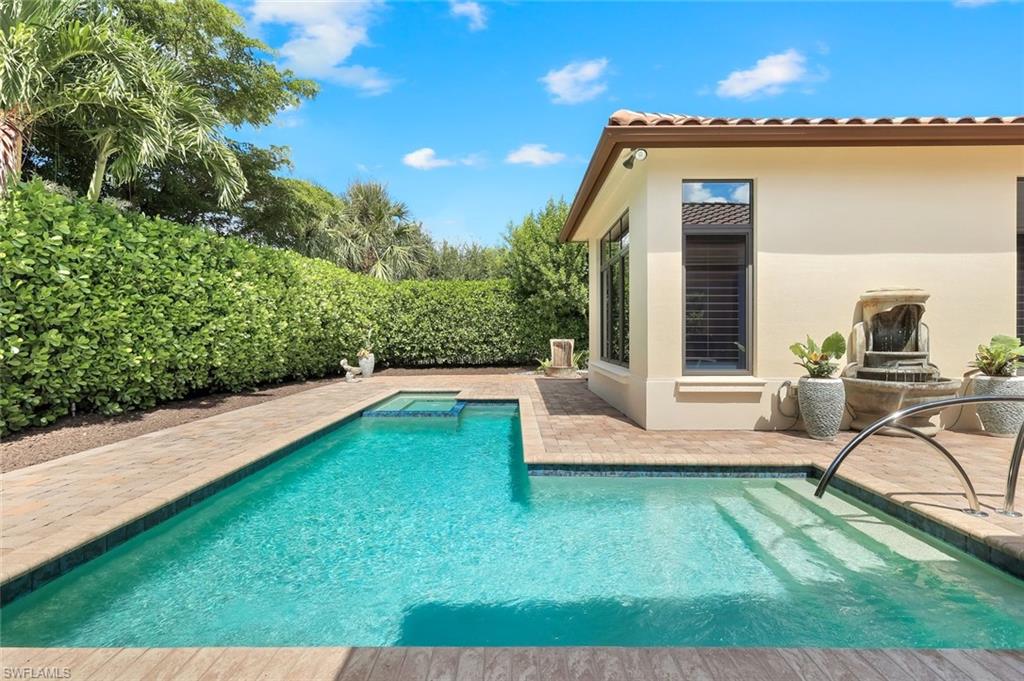 TRADITIONS - Residential