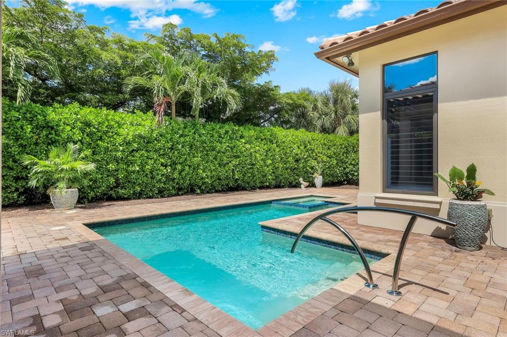 TRADITIONS - Residential