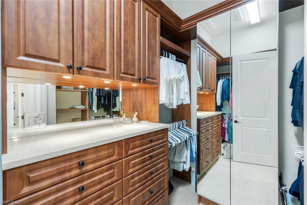 TRADITIONS - Residential