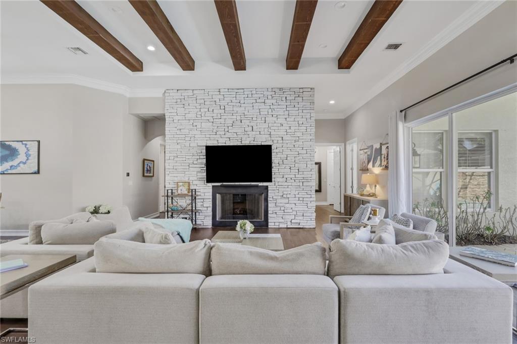 BANYAN WOODS - Residential Lease