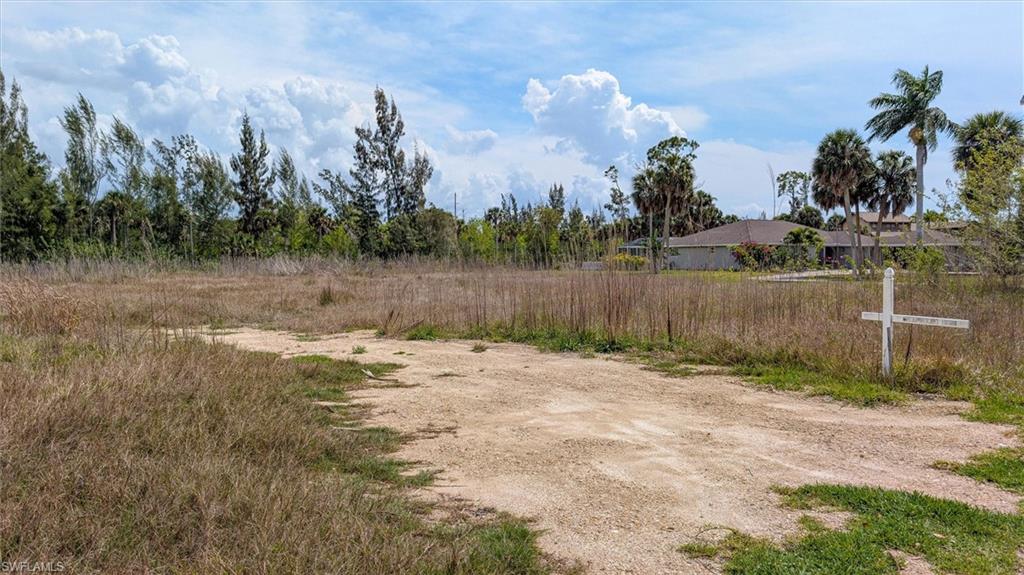 HERITAGE FARMS - Land