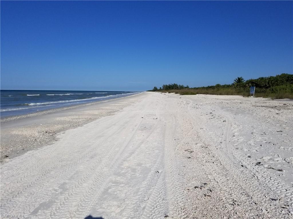 KEEWAYDIN ISLAND - Land