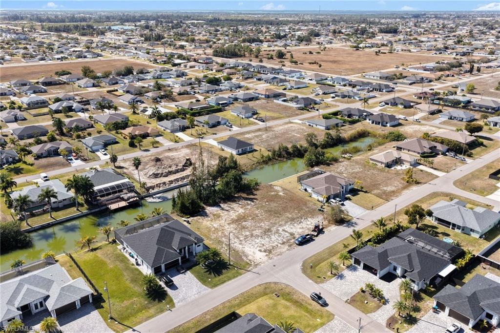 CAPE CORAL - Land