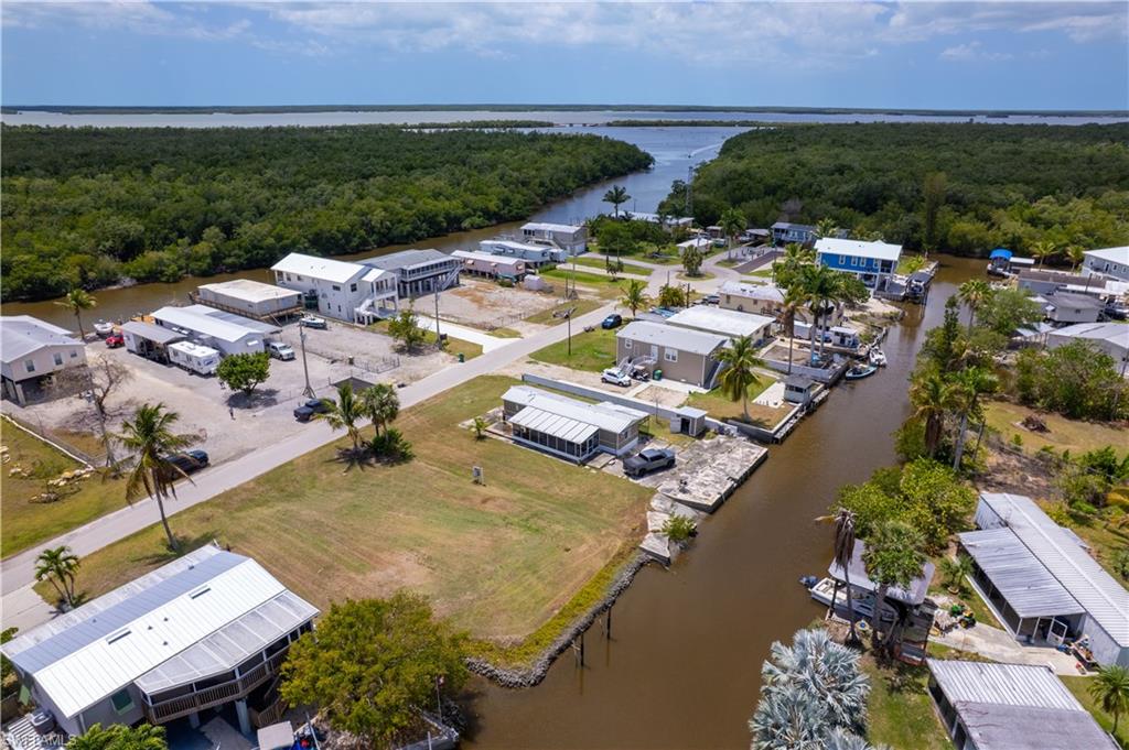 PLANTATION ISLAND - Land