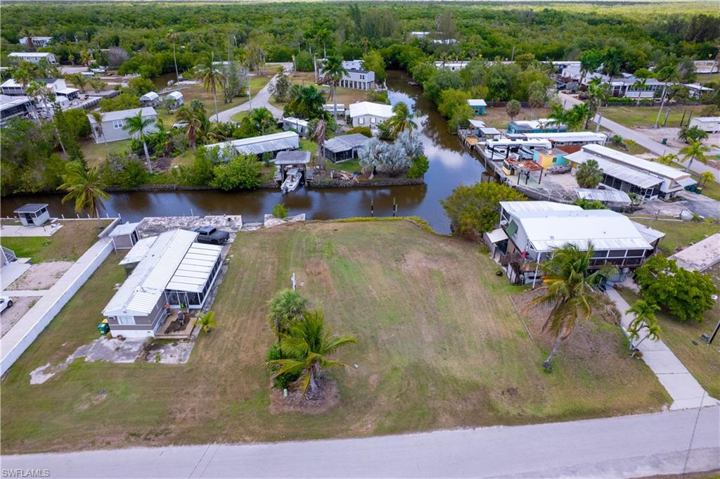 PLANTATION ISLAND - Land