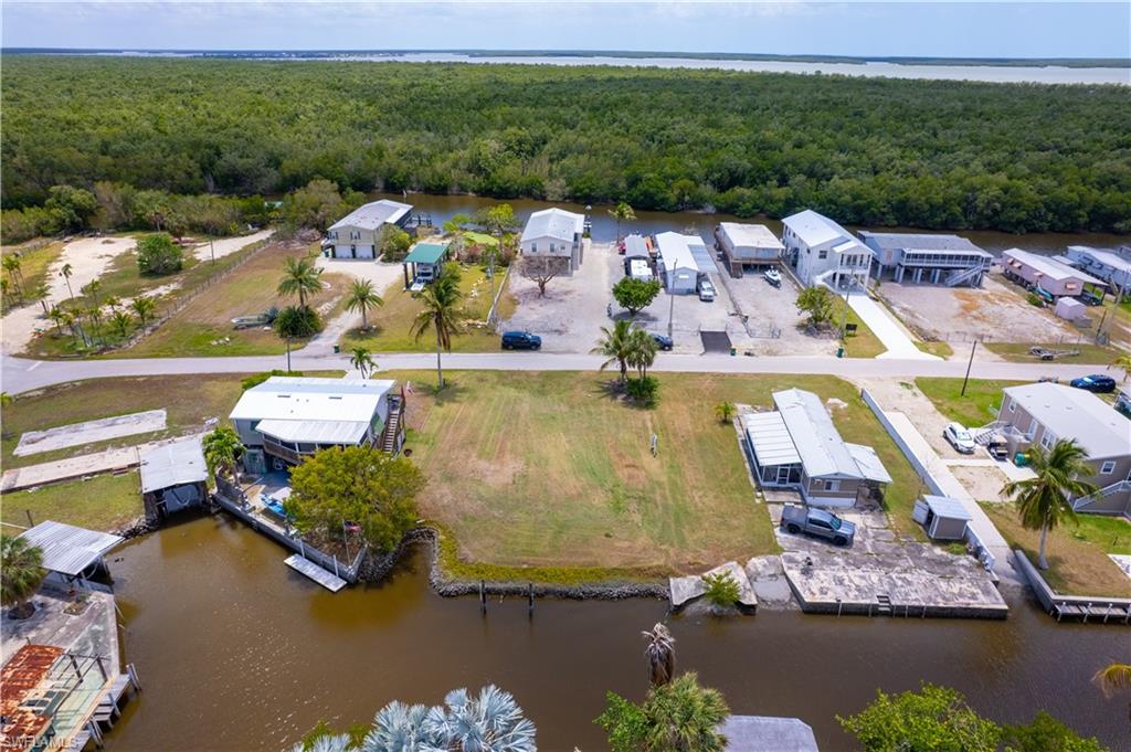 PLANTATION ISLAND - Land