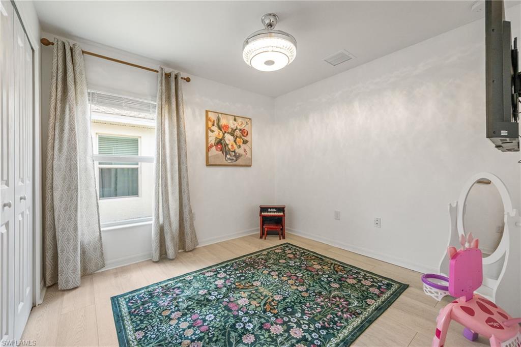 OAKVIEW - Residential