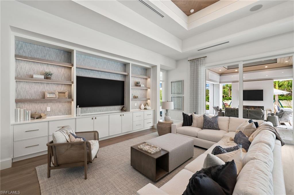 PINE RIDGE - Residential