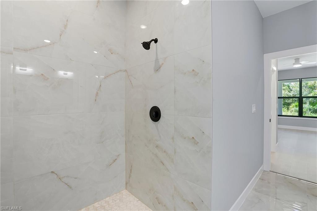 TWIN LAKE ESTATES - Residential