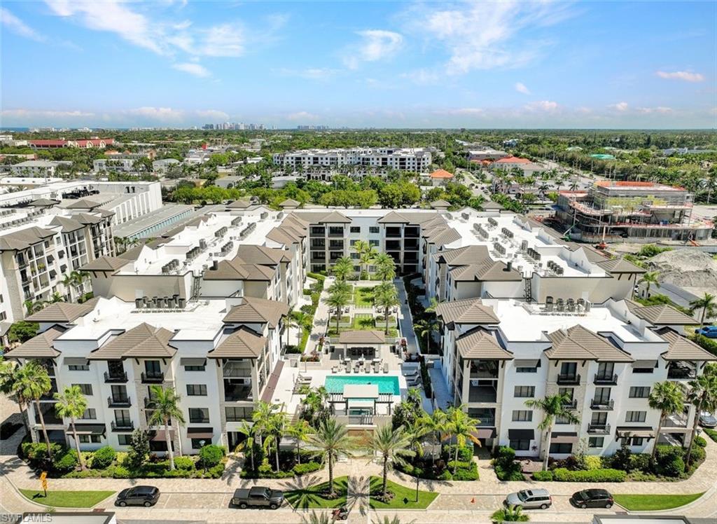 NAPLES SQUARE - Residential