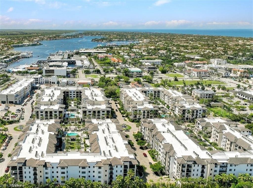 NAPLES SQUARE - Residential