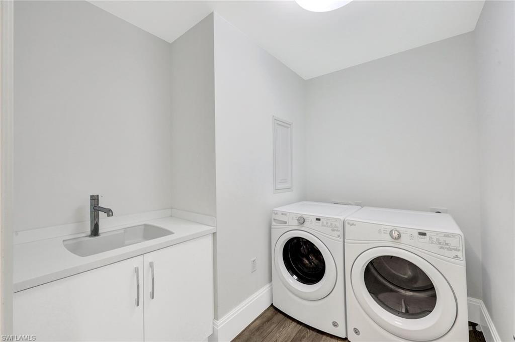 NAPLES SQUARE - Residential