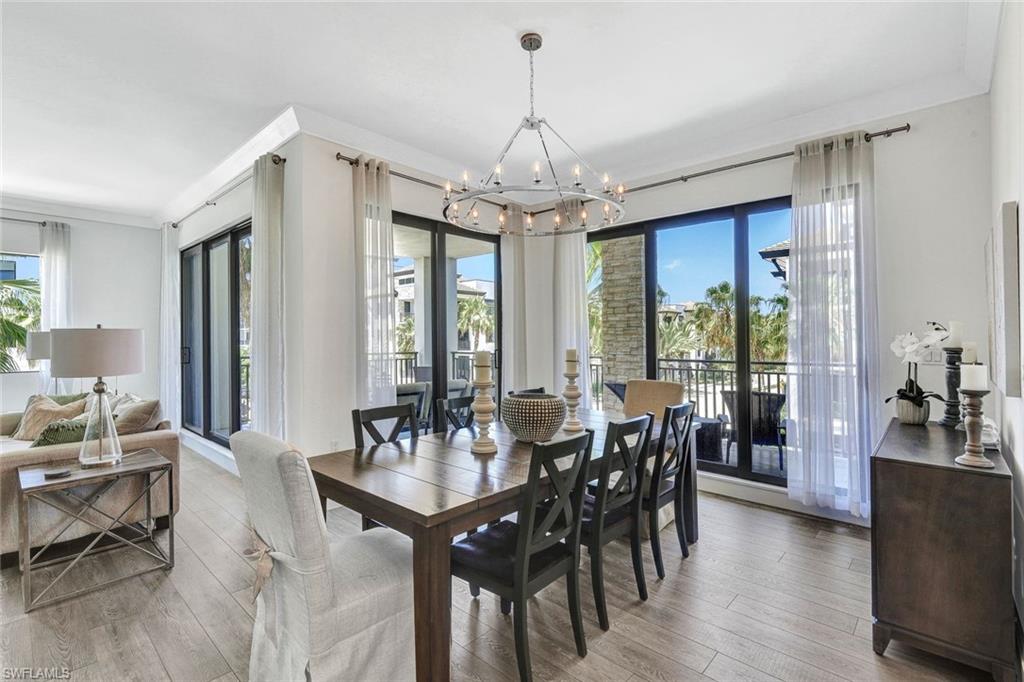 NAPLES SQUARE - Residential