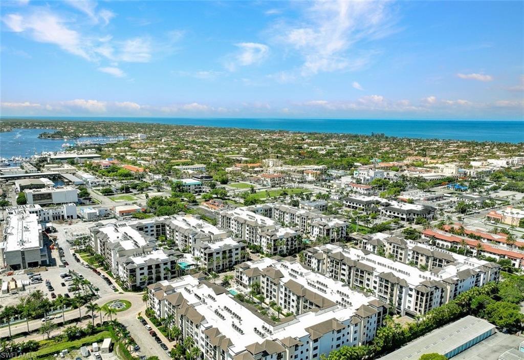 NAPLES SQUARE - Residential