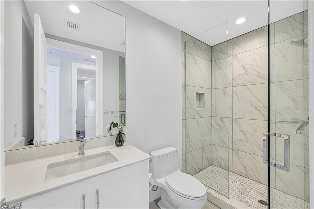 NAPLES SQUARE - Residential