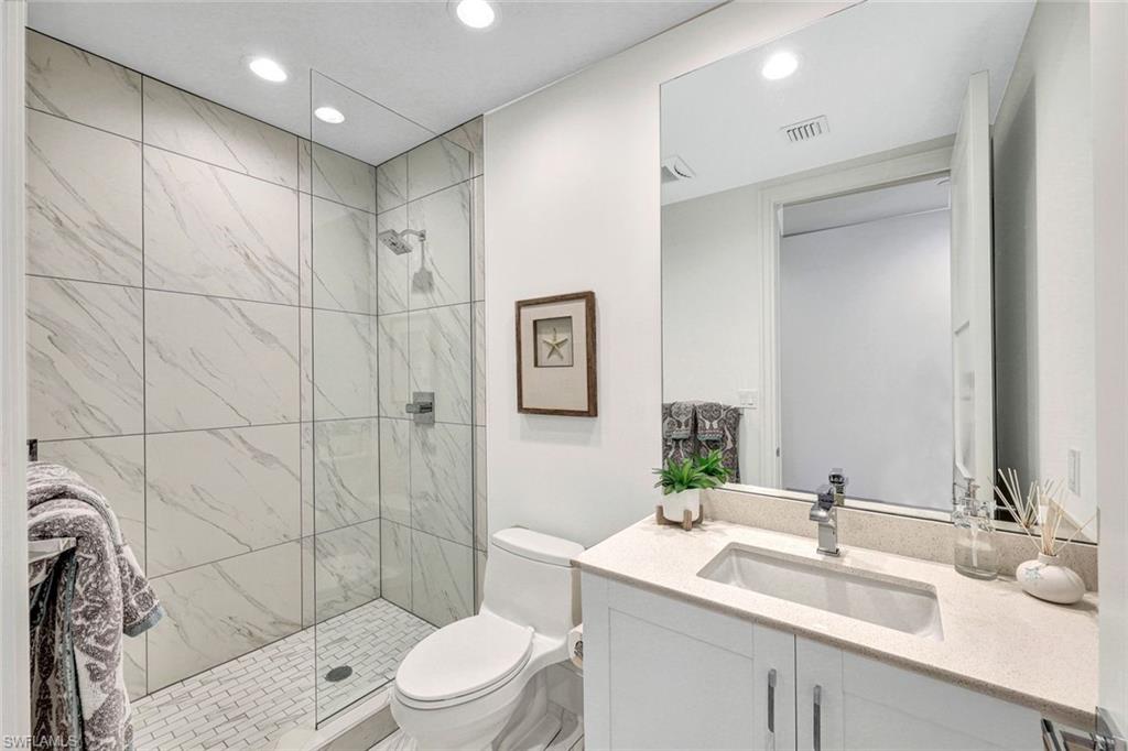 NAPLES SQUARE - Residential