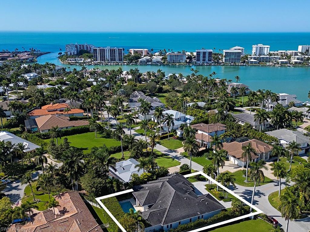 Photo of 452 Putter Point DR, NAPLES, FL 34103 (MLS # 226002671)