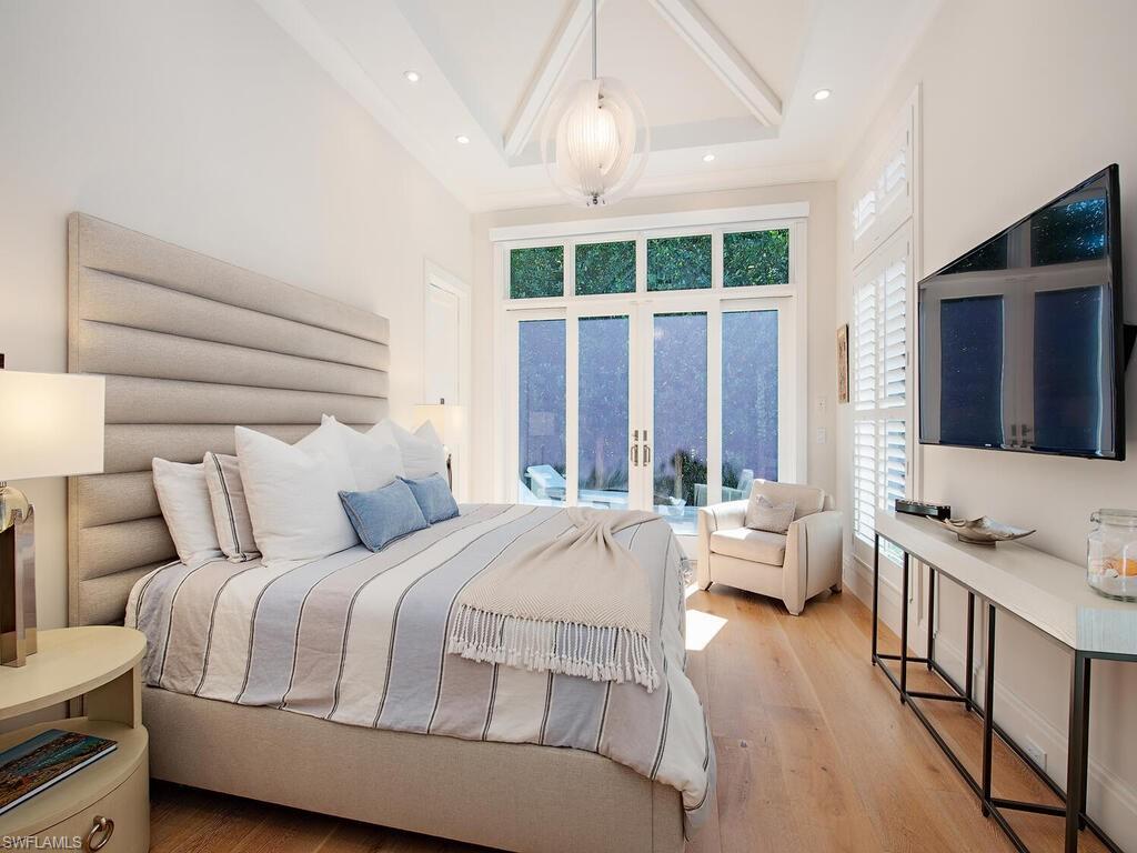 MOORINGS - Residential