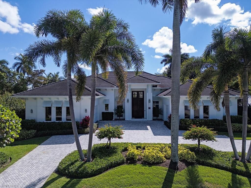 Photo of 452 Putter Point DR, NAPLES, FL 34103 (MLS # 226002671)