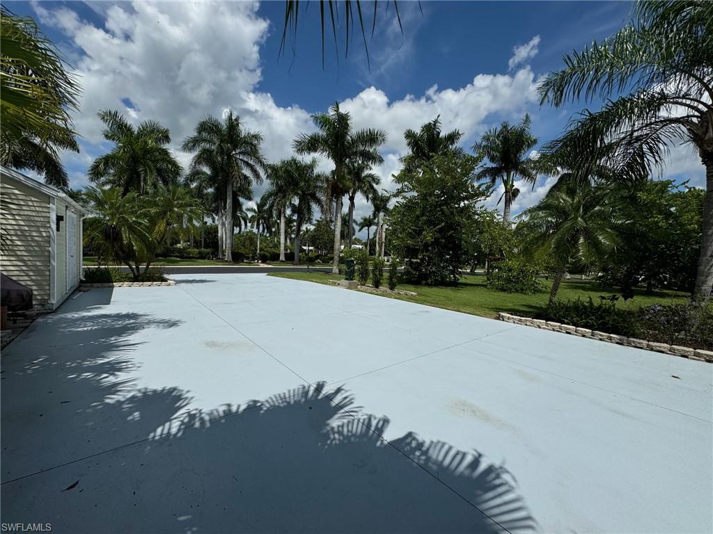 RIVERBEND MOTORCOACH RESORT - Land