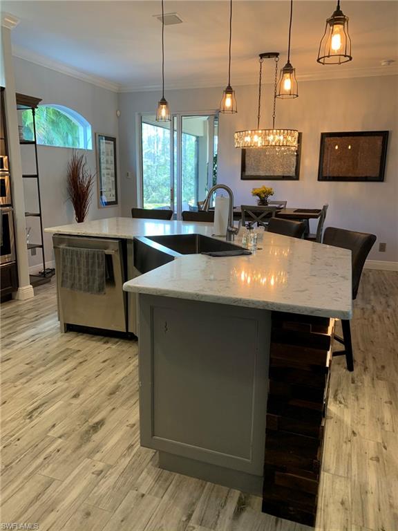 LANGSHIRE - Residential