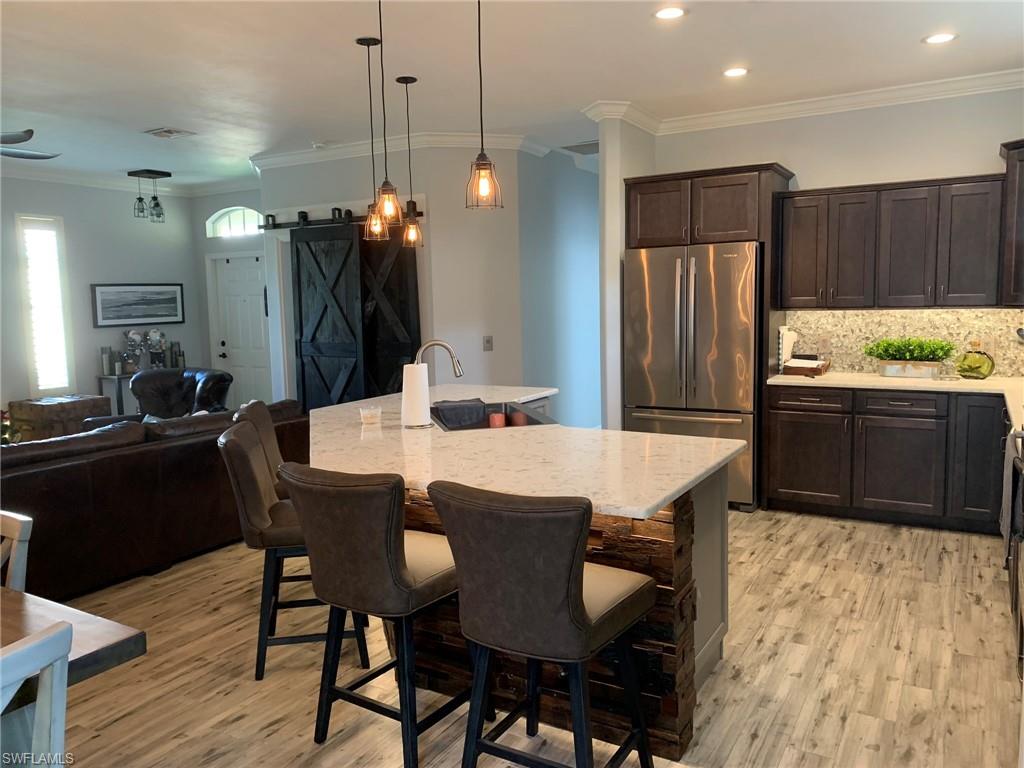 LANGSHIRE - Residential