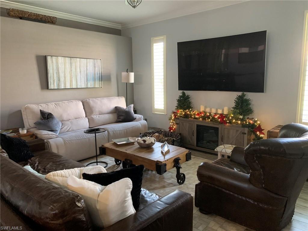 LANGSHIRE - Residential