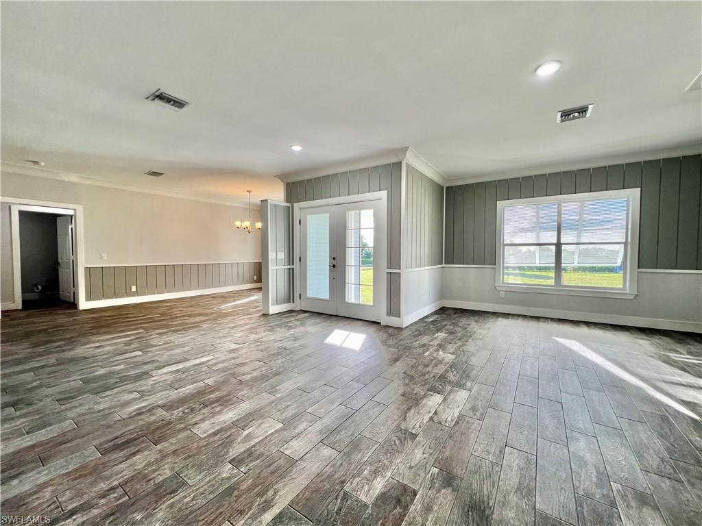 NAPLES SOUTH - Residential