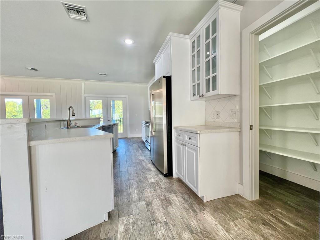 NAPLES SOUTH - Residential