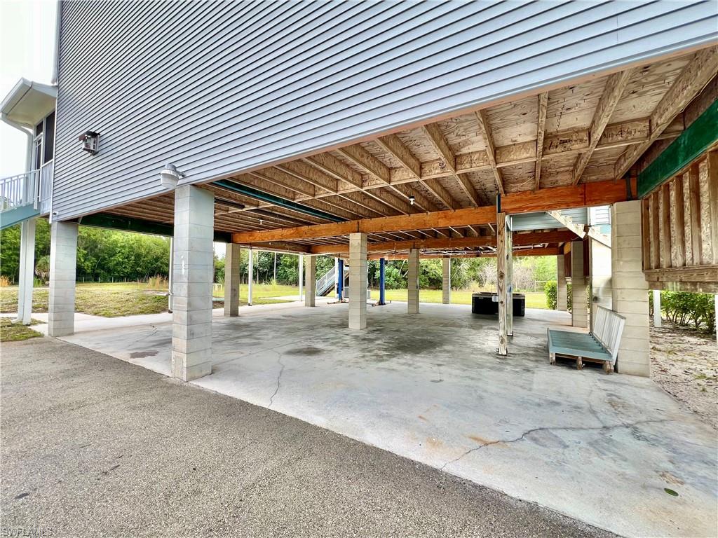 NAPLES SOUTH - Residential