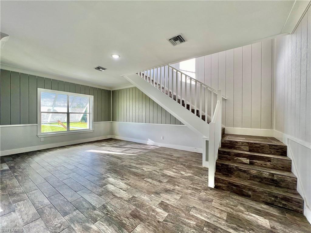 NAPLES SOUTH - Residential