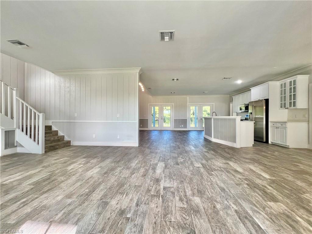 NAPLES SOUTH - Residential